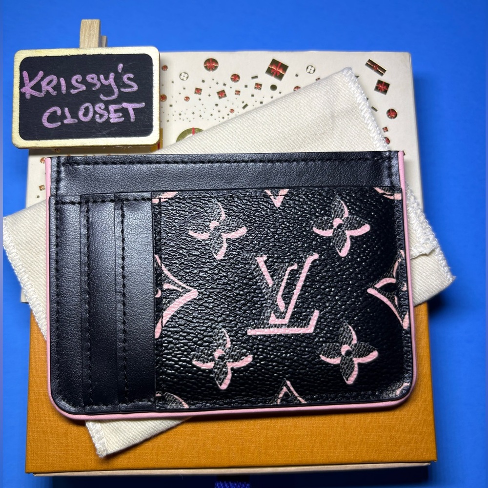 💗🖤 Louis Vuitton Fall for You Upside Down Card Case Limited Edition